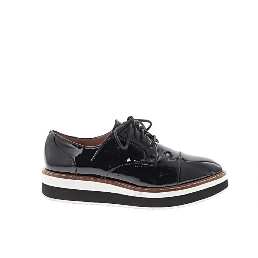 Halogen x Atlantic-Pacific Gabriela Flatform Derby in Navy and White